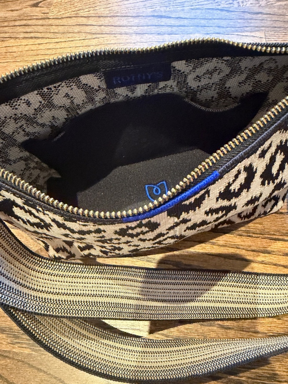 Rothys The Casual Crossbody - Desert Cat - Picture 2 of 3